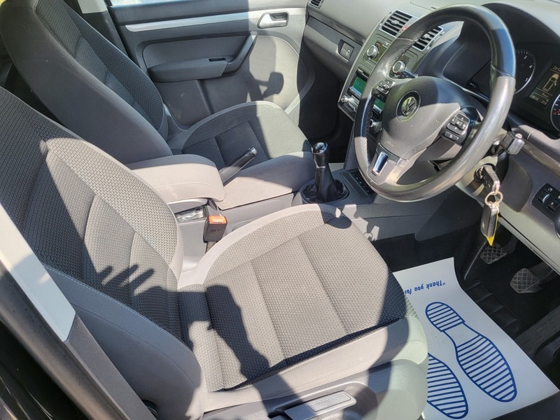 Volkswagen Touran Se Tdi Bluemotion Technology Black #3