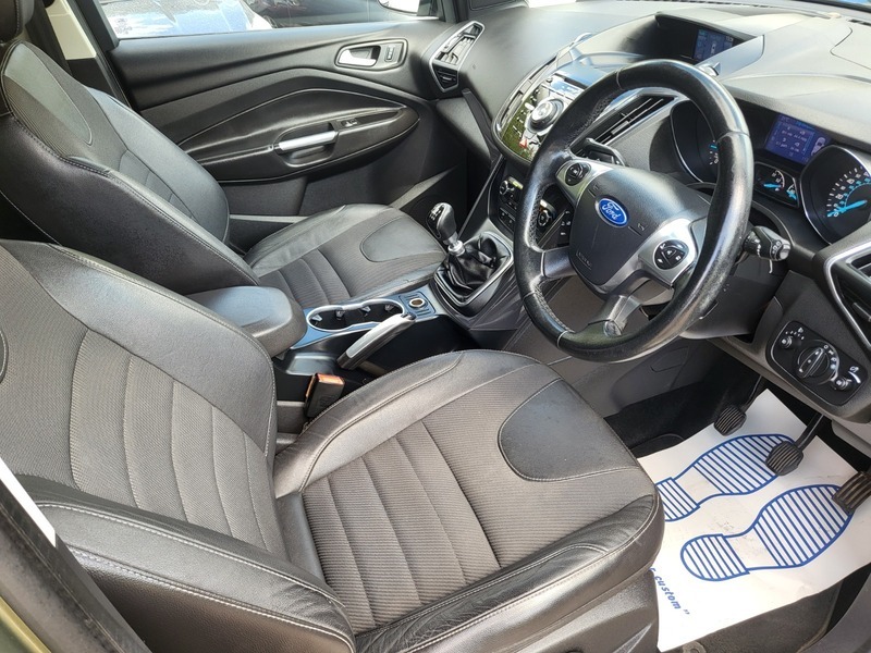 Ford Kuga 2.0 Tdci Zetec Awd Euro 5 White #3