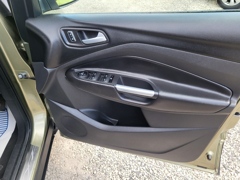 Ford Kuga 2.0 Tdci Zetec Awd Euro 5 White #17