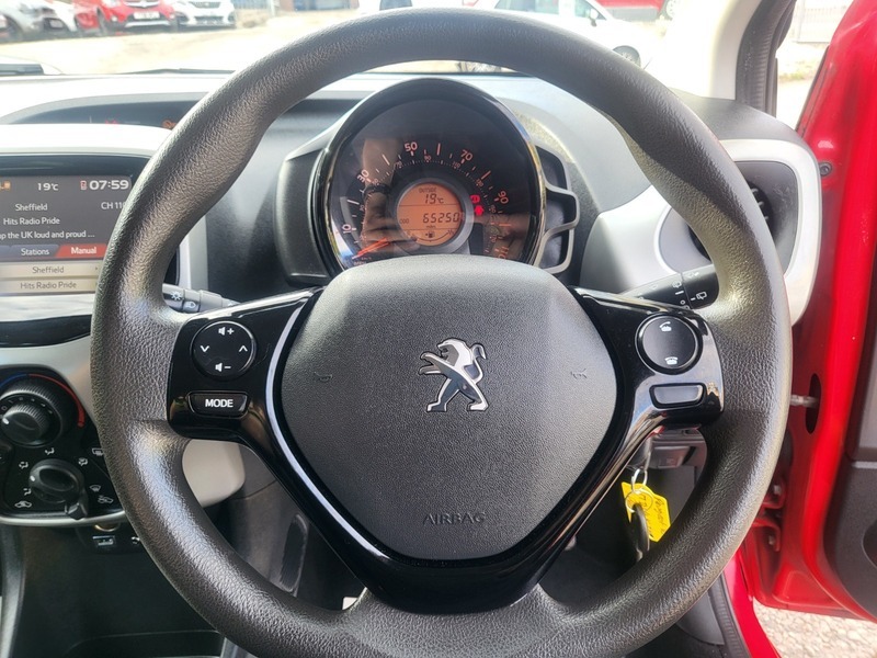 Peugeot 108 Active Red #5
