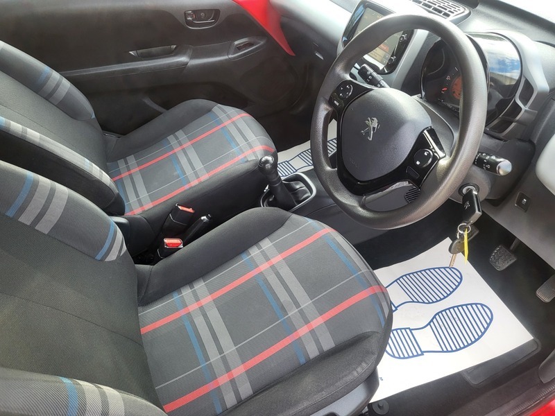 Peugeot 108 Active Red #3