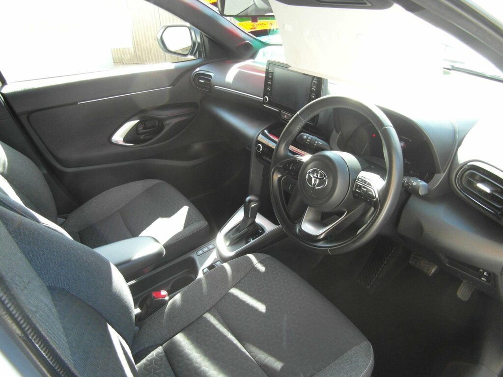 Toyota Yaris Cross 1.5 Vvt-h Design E-cvt Euro 6 Ss White #3