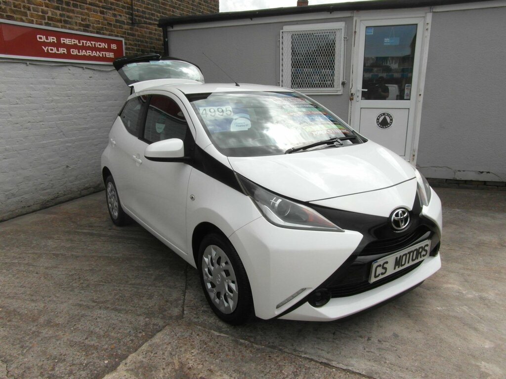 Toyota Aygo 1.0 Vvt-i X-play Euro 5 Euro 5 White #3