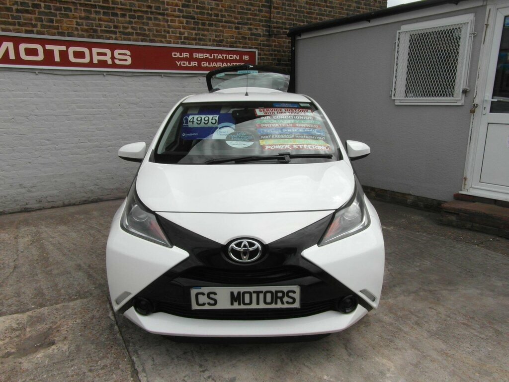 Toyota Aygo 1.0 Vvt-i X-play Euro 5 Euro 5 White #2