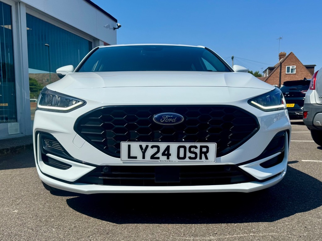 Ford Focus 1.0 Ecoboost Hybrid Mhev 155 St-line White #2