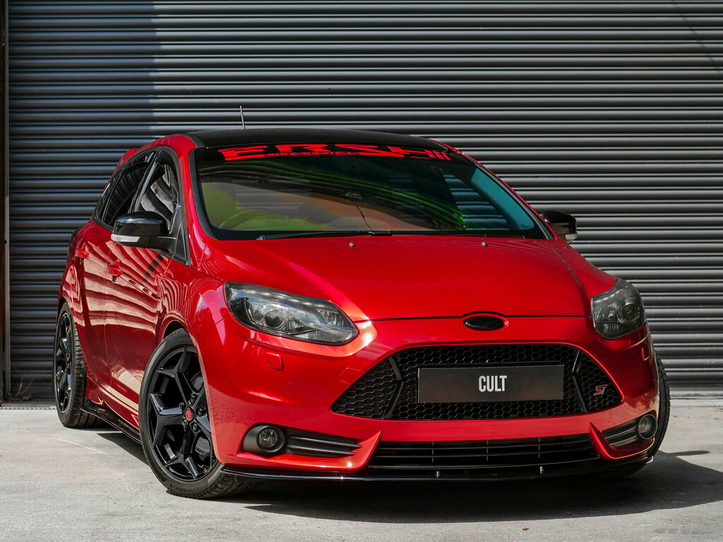 Ford Focus 2.0T Ecoboost St-3 Hatchback Eur Red