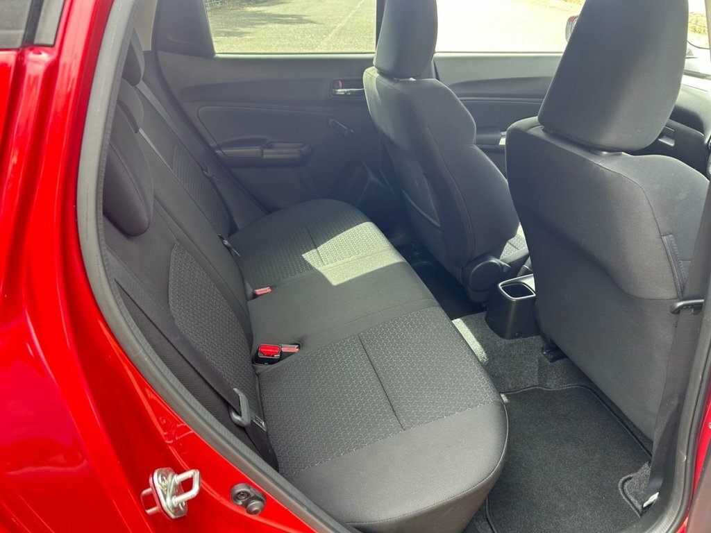 Suzuki Swift 1L Sz-t Red #4