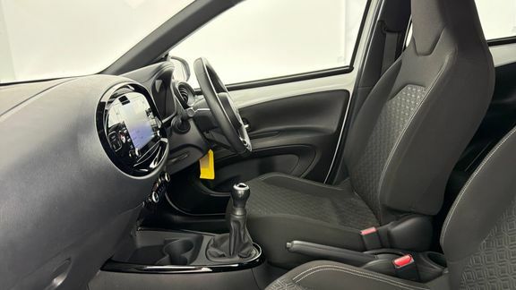 Toyota Aygo X Edge Manual White #5