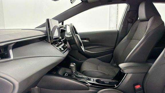 Toyota Corolla Design 1.8 Hb White #6