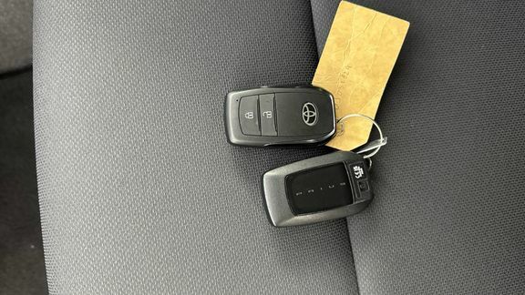 Toyota Prius 1.8 Vvti Excel Euro 6 Ss Cvt Silver #27