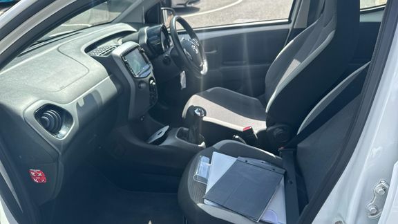 Toyota Aygo X X-play Tss White #5