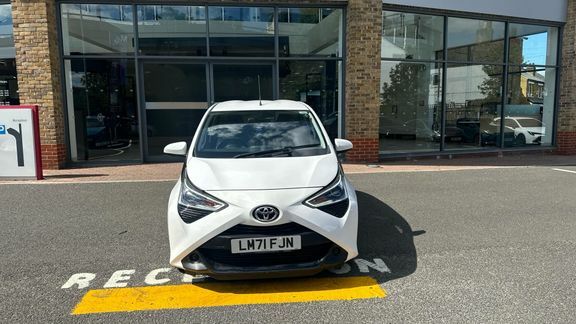 Toyota Aygo X X-trend White #22