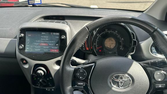 Toyota Aygo X X-trend White #7