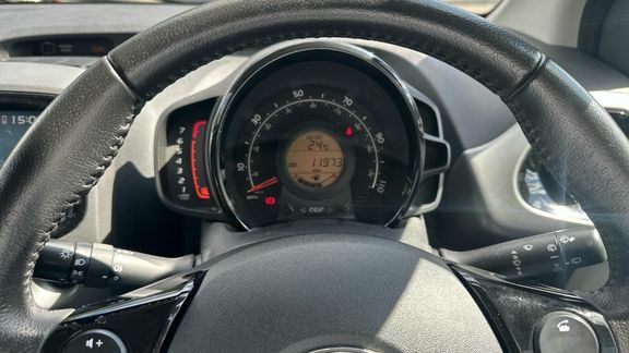Toyota Aygo X X-trend White #11