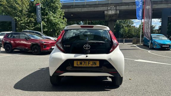 Toyota Aygo X X-trend White #26