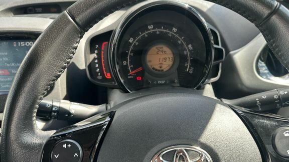 Toyota Aygo X X-trend White #10