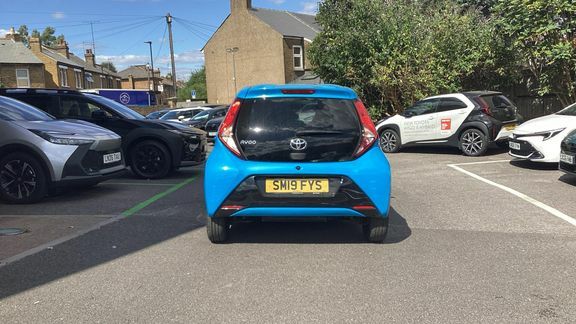 Toyota Aygo X X-trend Vvt-i White #26