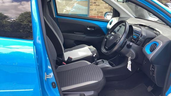 Toyota Aygo X X-trend Vvt-i White #12