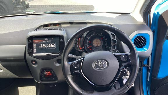 Toyota Aygo X X-trend Vvt-i White #10