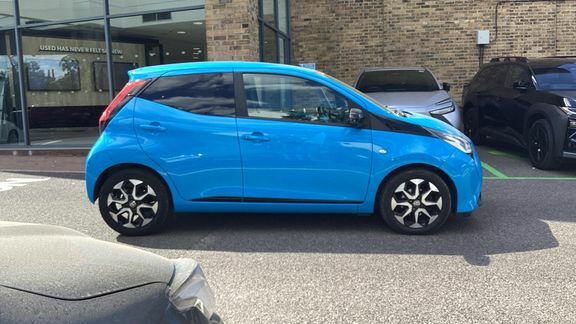 Toyota Aygo X X-trend Vvt-i White #23