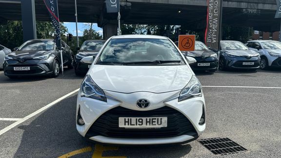 Toyota Yaris 1.5 Vvt-i Icon Tech Red #22