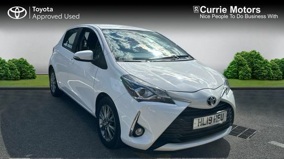 Toyota Yaris 1.5 Vvt-i Icon Tech Red #1