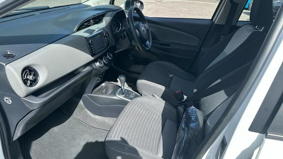 Toyota Yaris 1.5 Vvt-i Icon Tech Red #5