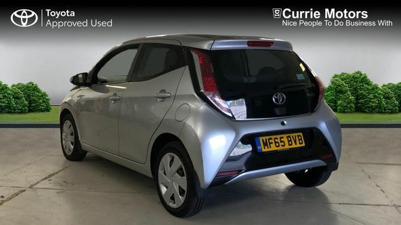 Toyota Aygo X X-play 1.0 X-sft X-touch Silver #4