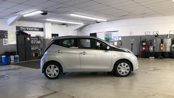 Toyota Aygo X X-play Vvt-i Grey #23