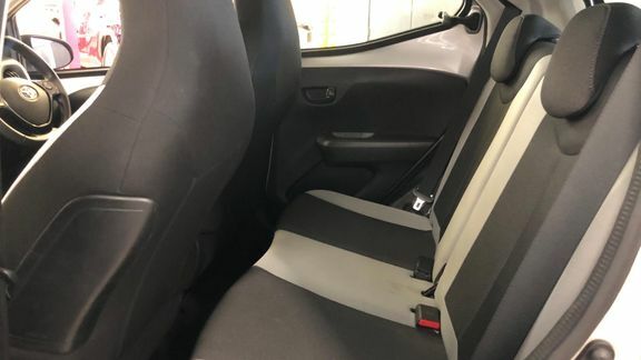 Toyota Aygo X X-play Vvt-i Grey #15