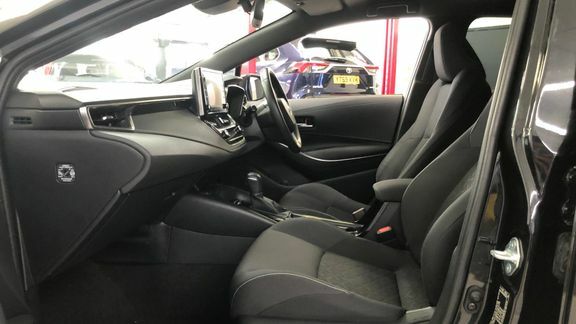 Toyota Corolla Design 1.8 Hybrid Hb Trk Black #5