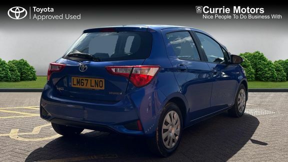Toyota Yaris Active Hybrid Blue #2