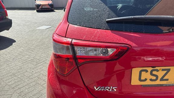 Toyota Yaris 1.0 Vvt-i Icon 5-Dr Red #20