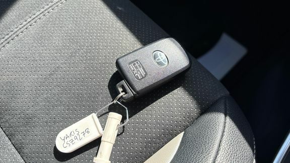 Toyota Yaris 1.0 Vvt-i Icon 5-Dr Red #27