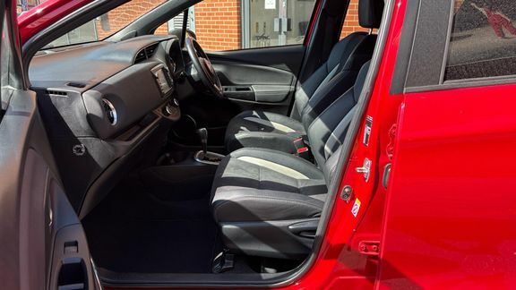 Toyota Yaris 1.5 Vvt-h Gr Sport E-cvt Euro 6 Ss Red #5