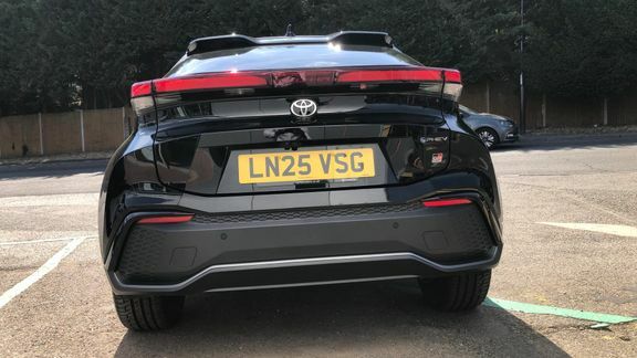 Toyota C-Hr 1.8 Hybrid Design Cvt White #25