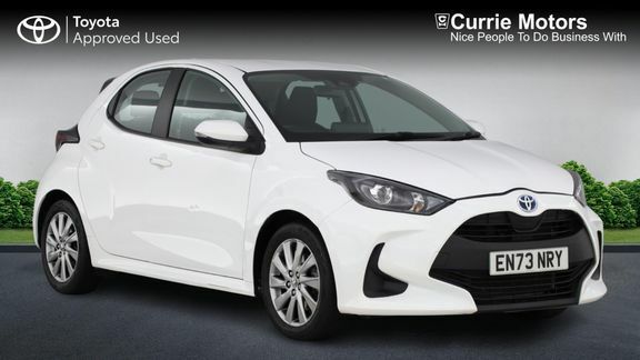 Toyota Yaris Icon White