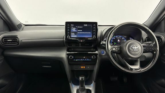 Toyota Yaris Cross Design Fwd White #6