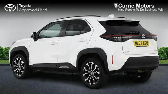 Toyota Yaris Cross Design Fwd White #4
