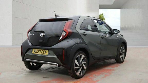 Toyota Aygo X Exclusive Automatic MD23CCF Green #4