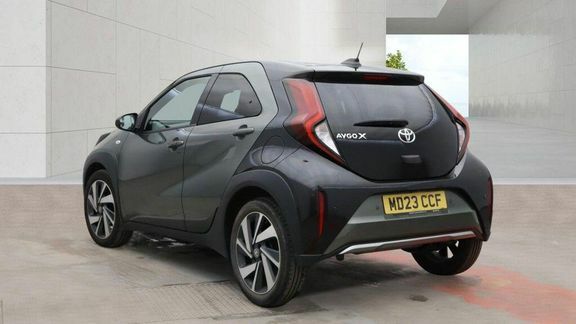 Toyota Aygo X Exclusive Automatic MD23CCF Green #3