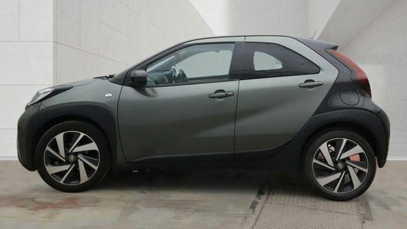 Toyota Aygo X Exclusive Automatic MD23CCF Green #6