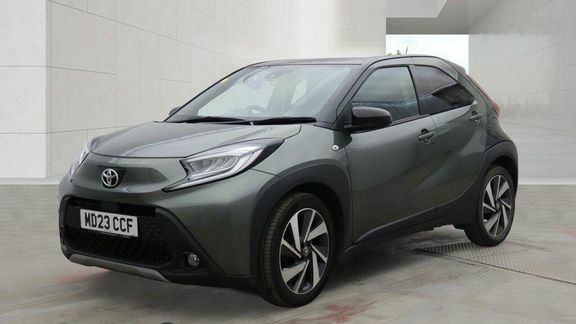 Toyota Aygo X Exclusive Automatic MD23CCF Green #2