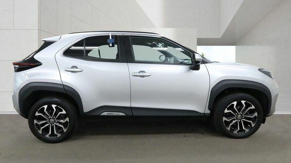 Toyota Yaris Cross Design Fwd Silver #5