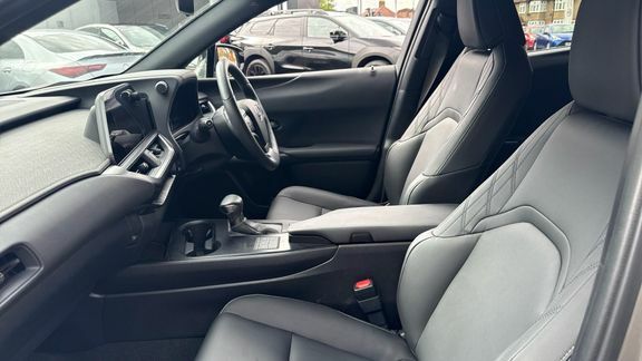 Lexus UX F Sport Design Silver #6