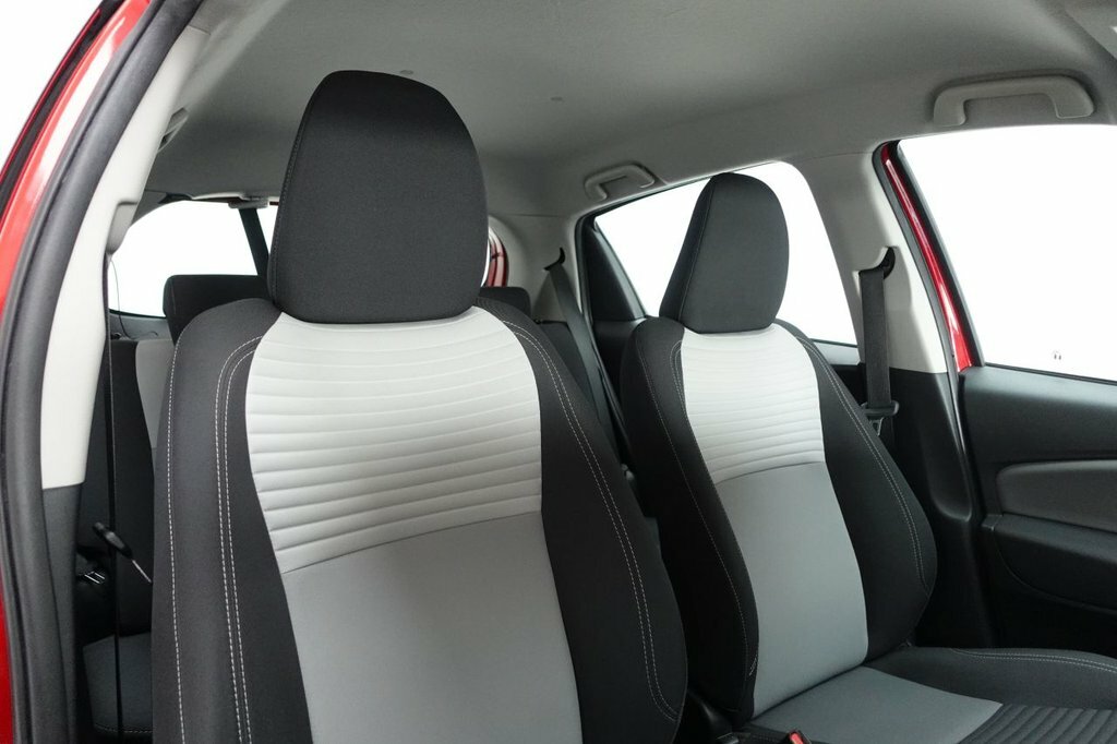 Toyota Yaris 1.5L Icon CP68GXE Red #3