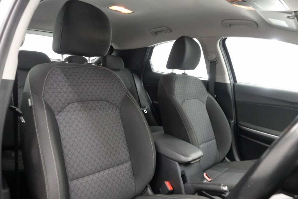 Kia Xceed 1L 2 Silver #2