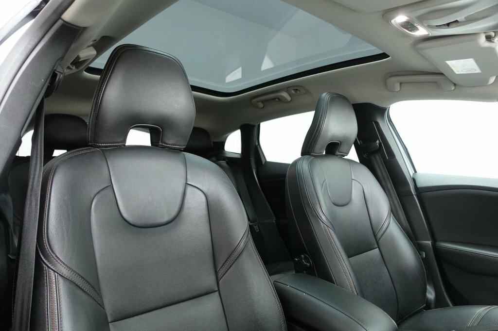 Volvo V40 Cross Country 1.5L Pro KK18KNE Silver #3