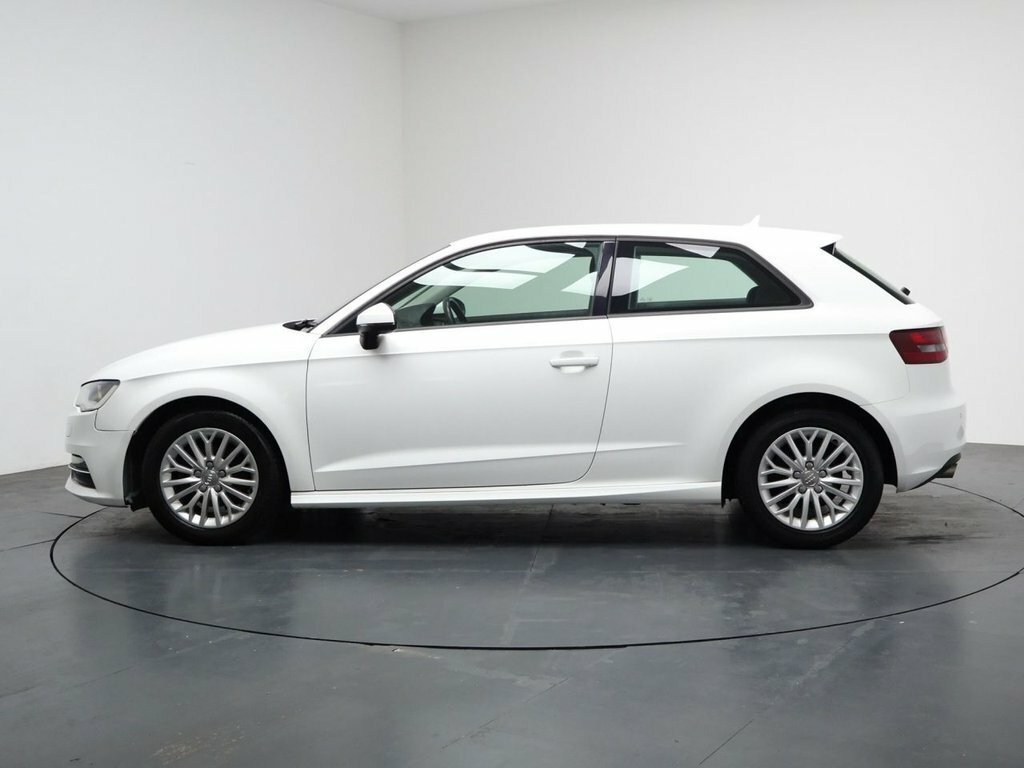 Audi A3 1.6L Se Technik White #5