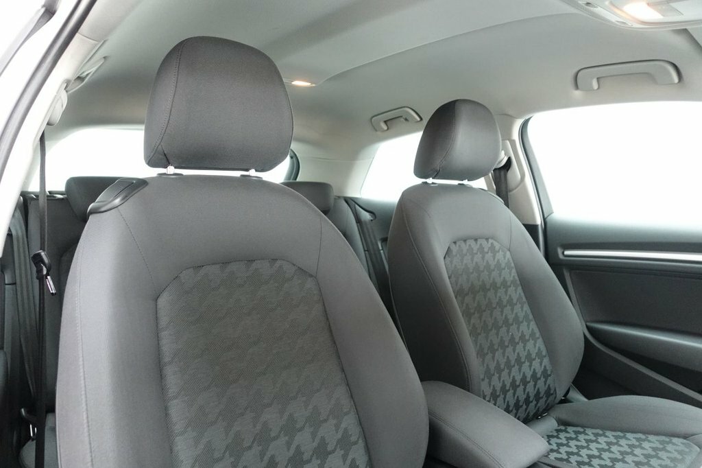 Audi A3 1.6L Se Technik White #3